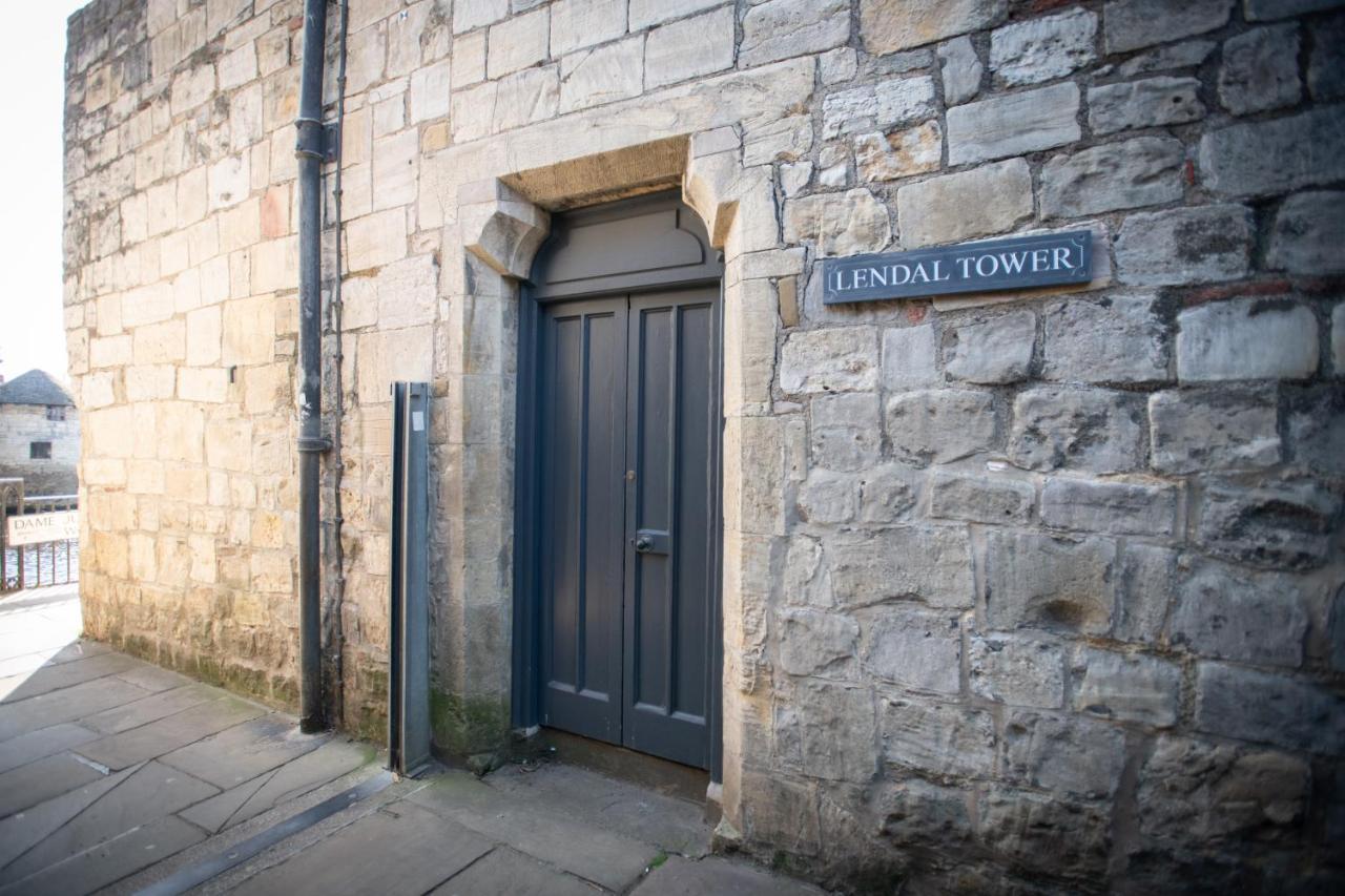 Villa Lendal Tower à York Extérieur photo